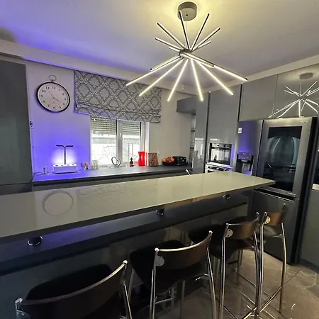 Bo Mat Luxury 2 *